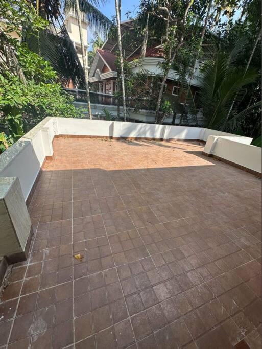 Home At Guruvayur 2 Ac Room,1 Single Bed,Kitchen エクステリア 写真