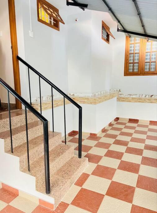 Home At Guruvayur 2 Ac Room,1 Single Bed,Kitchen エクステリア 写真