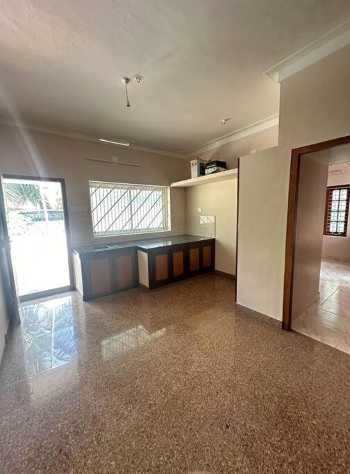 Home At Guruvayur 2 Ac Room,1 Single Bed,Kitchen エクステリア 写真